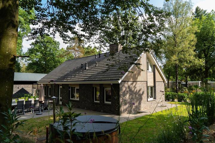 Vakantiepark voor 10 personen, met tuin en sauna in Hoenderloo