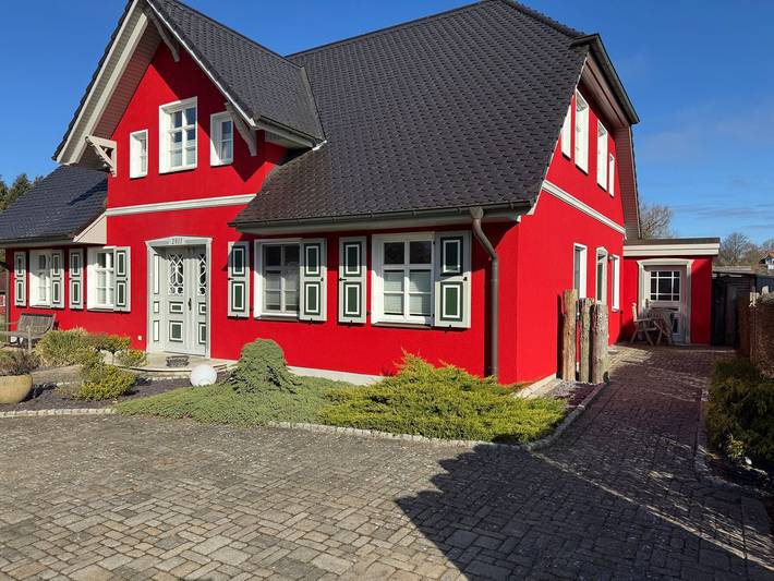 Ganze Wohnung, Ferienwohnung mit Terrasse in zentraler Lage in Wustrow, Fischland