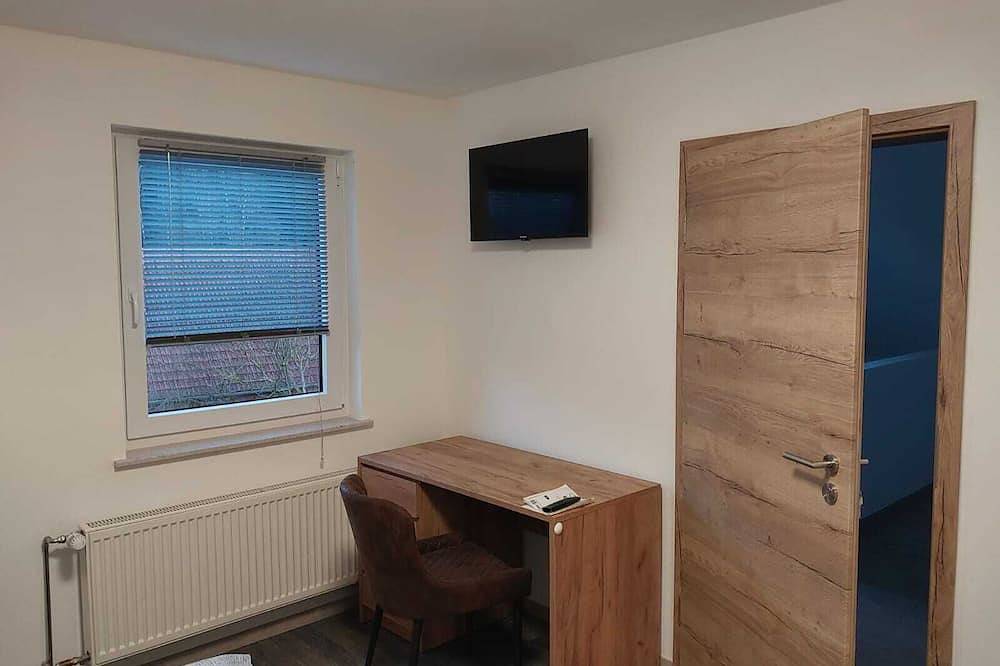Ganze Wohnung, Großzügige Ferienwohnung(95qm) mit 3 Schlafzimmern in Neunburg vorm Wald, Naturpark Oberpfälzer Wald
