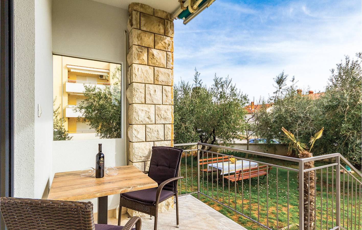 Entire holiday apartment, Holiday apartment for 8 people with terrace in Medulin City, Medulin
