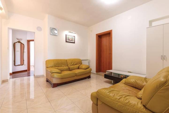 Stunning home in Sinj in Bajagić, Dalmatinisches Zagora