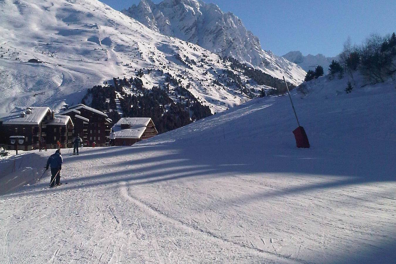 Entire holiday apartment, Ski in and Out 2-Bed Apartment in Meribel in Méribel-Mottaret, Les Allues
