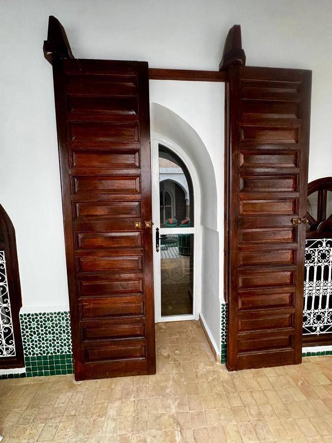 Maison d’hôte pour 2 personnes, avec terrasse ainsi que piscine et jacuzzi, animaux acceptés dans Palais de la Bahia - 4
