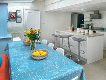 Holiday Rental for 6 People in Crantock, Cornwall, Photo 3