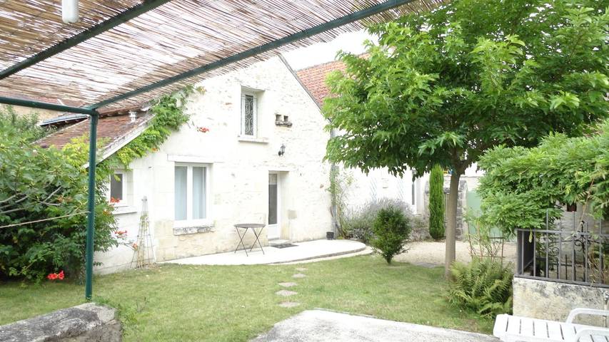 Gîte pour 5 personnes, avec piscine et jardin, animaux acceptés - 1
