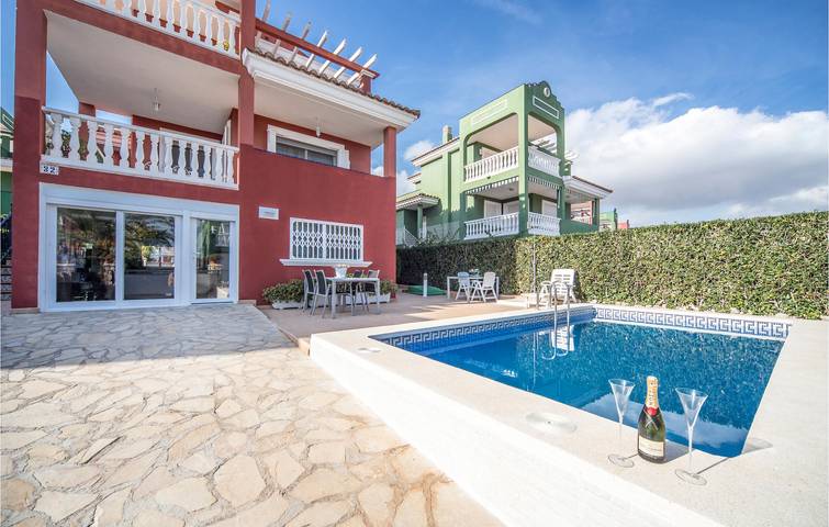 Vakantiehuis voor 4 personen, with Terras and Tuin as well as Zwembad in Peñiscola