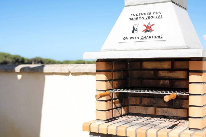Charmante Casita Torre de Meca 1 avec terrasse, jardin et Wi-Fi in Los Caños de Meca, Barbate