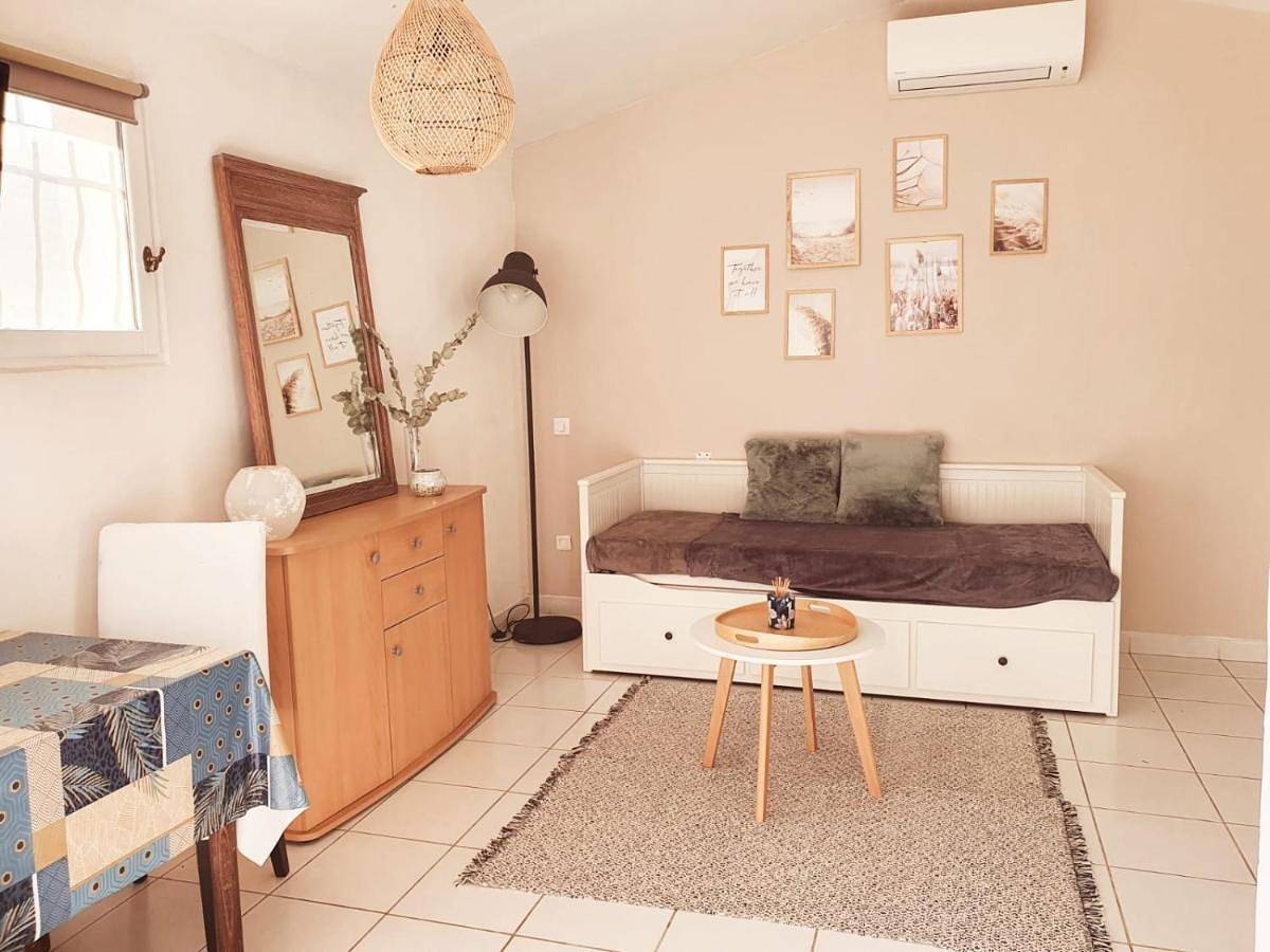 Appartement entier, One-Bedroom Apartment in Le Plan-de-la-Tour, Côte méditerranéenne (France)