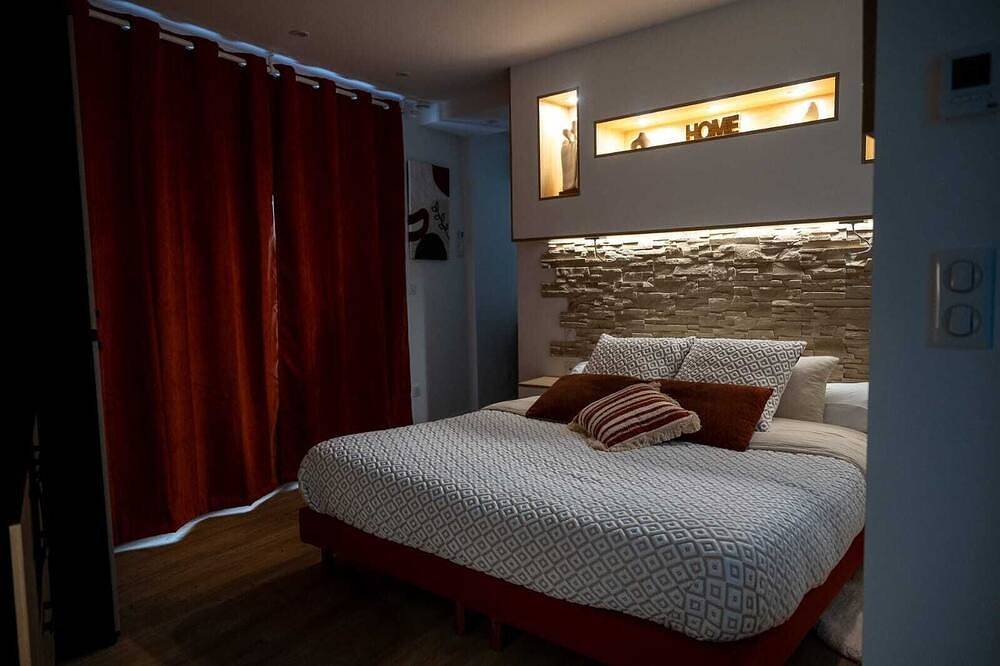 Apartamento entero, L'Escapade Étoilée, Whirlpool bath, King size bed & starry sky in Rosheim, Bas-Rhin Alsacia