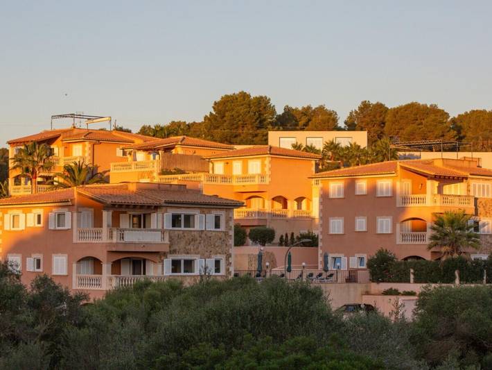 Ferienhaus für 6 Personen, mit Terrasse und Garten sowie Pool in Cala Mendia