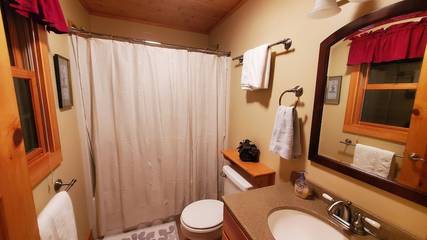 Log Cabin for 6 Guests in Watauga Lake, Carter County (TN), Picture 2