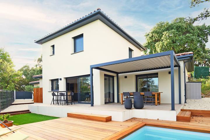 Location de vacances pour 6 personnes, avec Terrasse ainsi que Jardin et Piscine à Saint-Drézéry