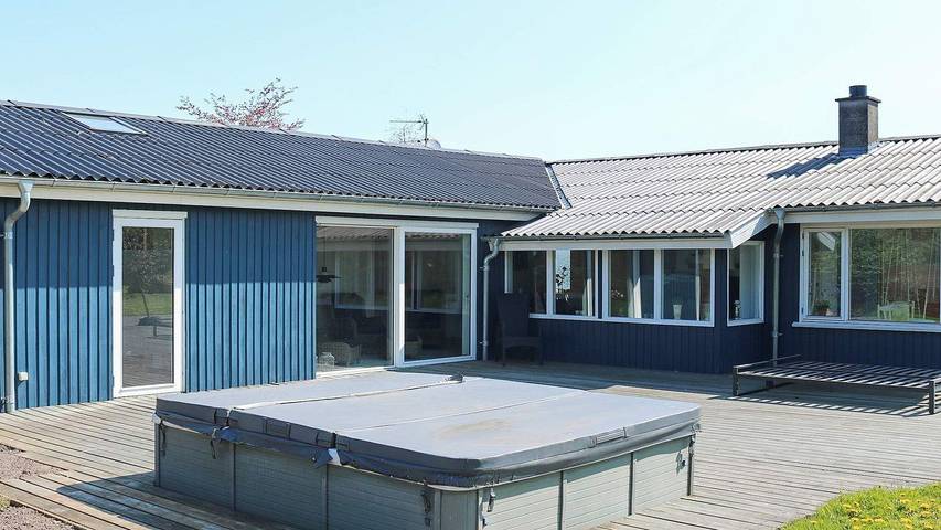 Ferienhaus für 12 Personen, mit Whirlpool und Terrasse, mit Haustier in Øster Hurup