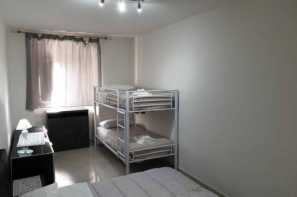 Appartement entier, Appartement-Classique-Salle de bain privée-Vue sur la cour in Pompei, Parc national du Vésuve