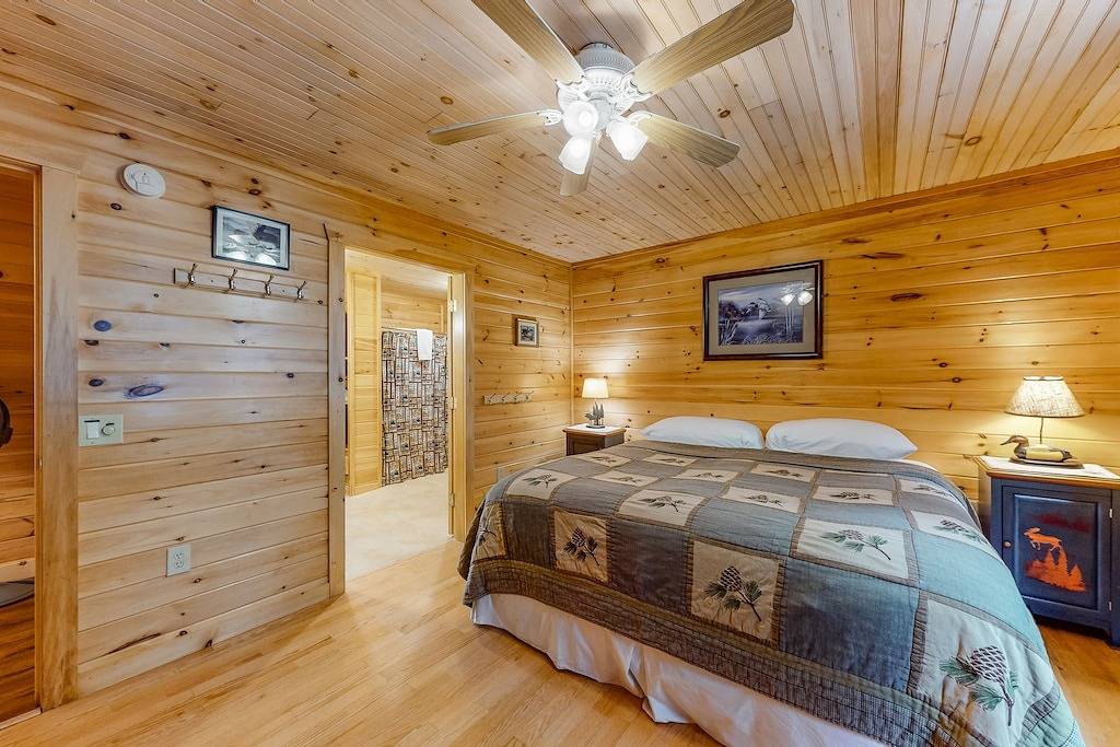 Acre waterfront hideaway with kayak, private dock on Prong Pond & firepit in Moosehead Lake