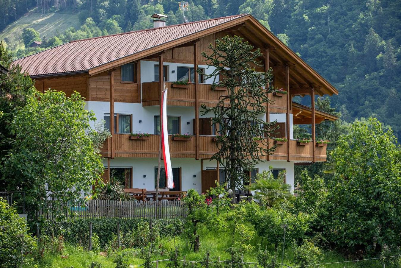 Ganze Wohnung, Apartment Innermoarhof Ifinger mit Bergblick, Gemeinschaftsgarten und Wlan in Riffian, Passeiertal
