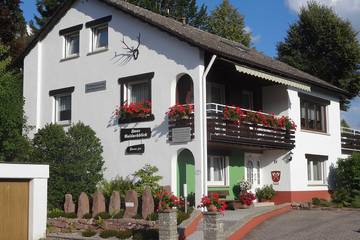 Ferienwohnung für 3 Personen, mit Terrasse und Garten in Waldachtal