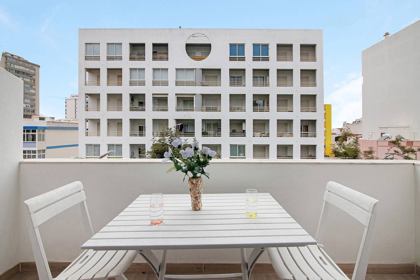 Entire apartment, Apartment 'Sol E Mar' with Sea View, Wi-Fi and Air Conditioning in Quarteira, Faro District