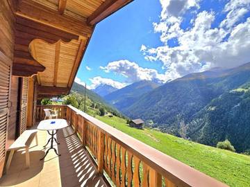 Gîte pour 4 personnes, avec balcon et vue à Saint-Martin (Suisse)