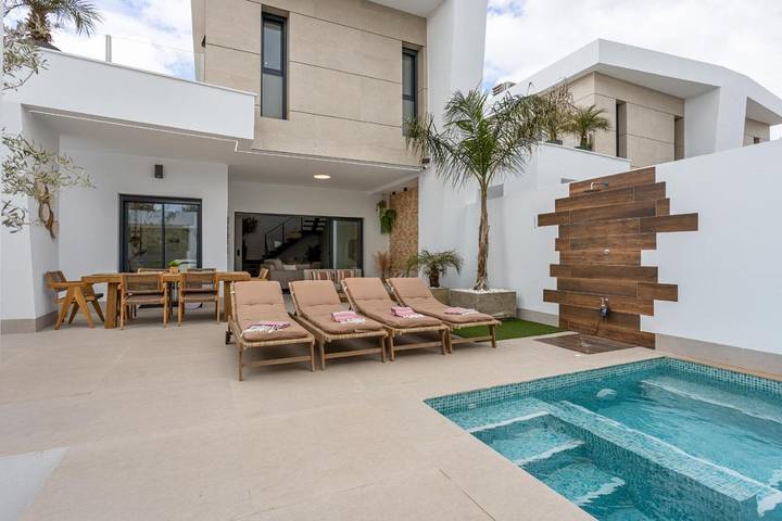 Chalet para 6 personas, con piscina además de jacuzzi y balcón en Provincia de Alicante - 2