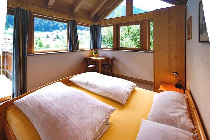 Appartamento intero, App. 1 Auhaus grande bellissimo appartamento per 2, ideale per 4 fino a 5 in Martello, Parco Nazionale dello Stelvio