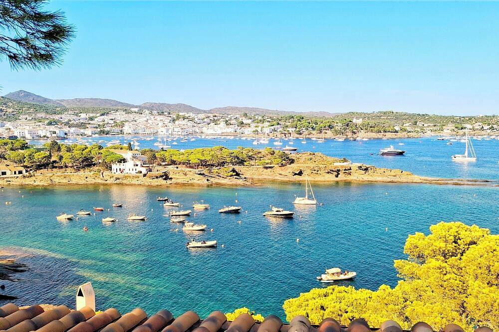 Maison au bord de la mer à Cadaqués in Platja de Pius V (Cadaques), Cadaqués
