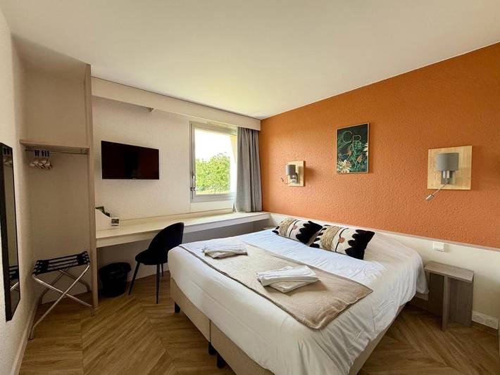 Hôtel pour 2 personnes, avec vue et jardin à Chambretaud - 2