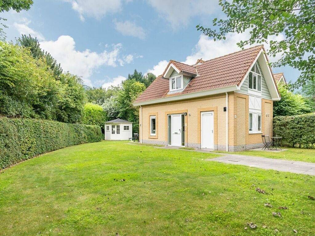 Noordzeeboulevard 51 in De Banjaard, Kamperland