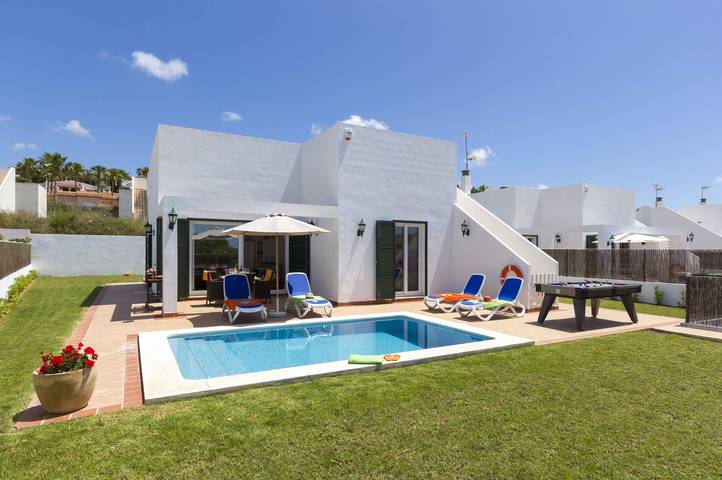 Villa for 4 people, child-friendly in Platja Son Bou