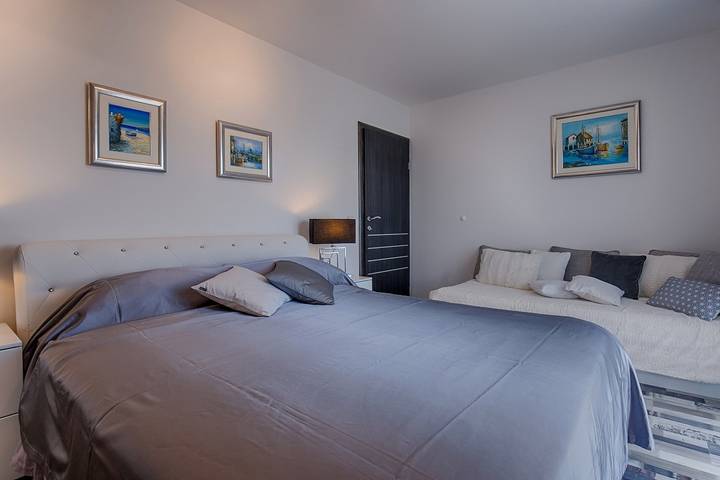 Ferienwohnung für 5 Personen, mit Balkon/Terrasse in Selce