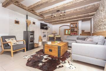 Gîte pour 12 personnes, avec jardin à Miribel-les-Échelles