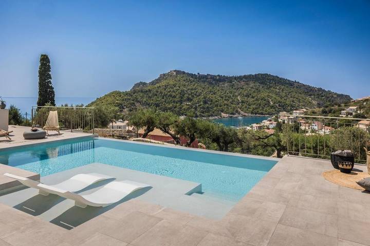 Location de vacances pour 2 personnes, avec vue ainsi que piscine et jardin dans Άσος - 3
