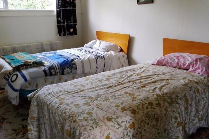 Holiday home for 10 people, with terrace and garden, with pets in Taranaki