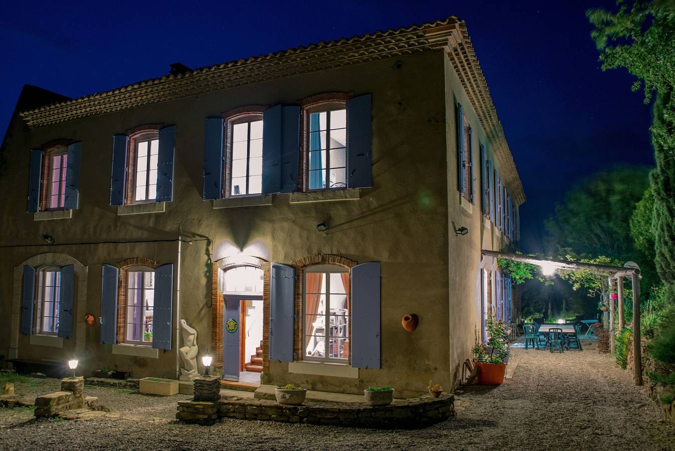 Chambre d'hôtes « Chambre Dora - Relais De L'Alaric » avec piscine, jardin et Wi-Fi partagés in Moux, Région de Carcassonne