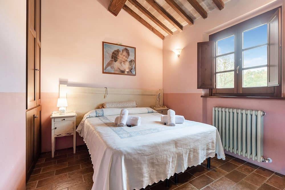 Cottage in Umbria with Pool & Garden in Città della Pieve, Perugia Province