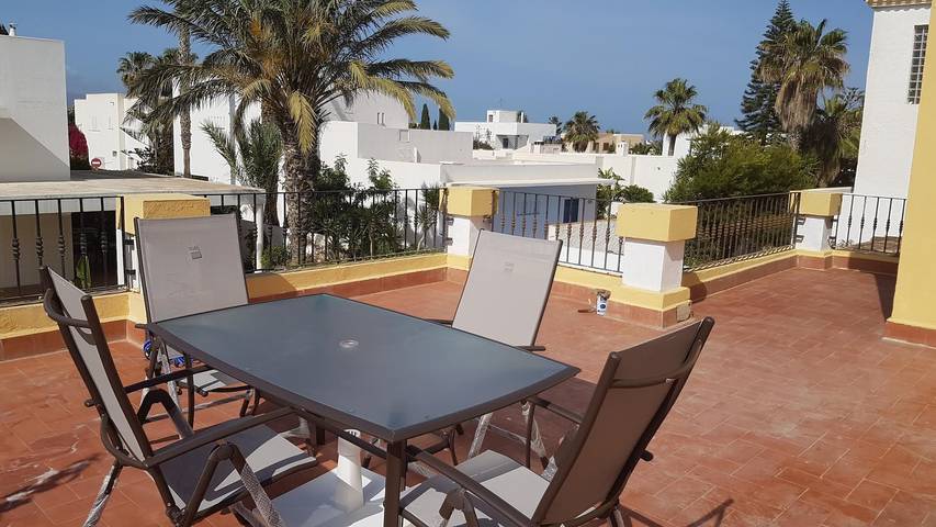 Location de vacances pour 11 personnes, avec terrasse ainsi que piscine et jacuzzi à Vera - 4