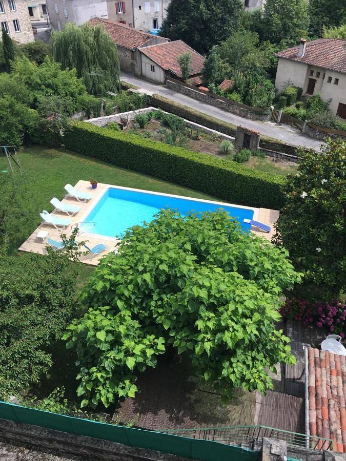 Chambre d’hôte pour 2 personnes, avec jardin ainsi que vue et piscine dans l' Ariège - 2