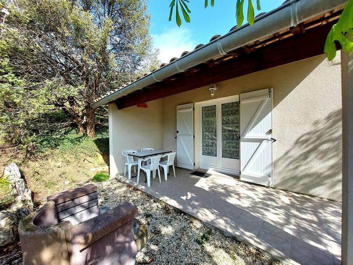 Gîte pour 4 personnes, avec jardin ainsi que terrasse et piscine en Ardèche - 4