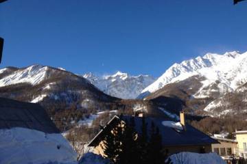 Gîte pour 7 personnes dans Office De Tourisme De Serre Chevalier - Bureau Du Monetier Les Bains