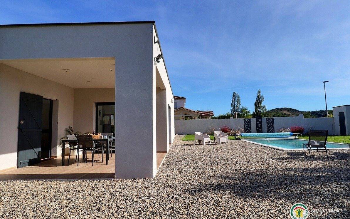 Gîte La Poudre d'Escampette, avec piscine privée chauffée in Ruoms, Ardèche
