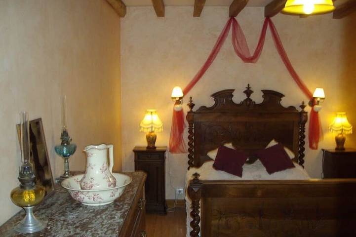Location de vacances pour 5 personnes, avec terrasse et jardin, animaux acceptés à Valprionde - 2