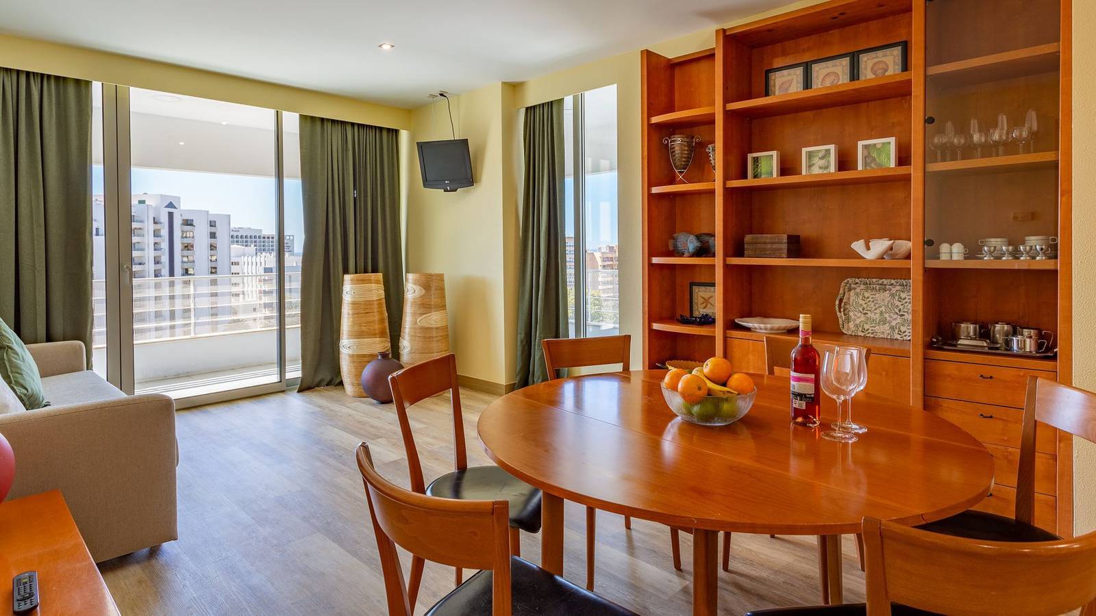 Ganze Wohnung, Ferienwohnung für 6 Personen mit Pool in Vilamoura, Quarteira