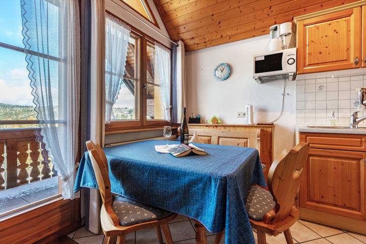 Ganze Wohnung, Ferienwohnung "Widercherie" mit Gemeinschaftsgarten, Balkon und Wi-Fi in Dachsberg, Südschwarzwald