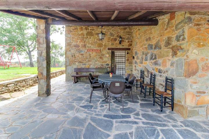 Casa de vacaciones para 6 personas, con vistas además de piscina y jardín en Sierra de Gata - 3