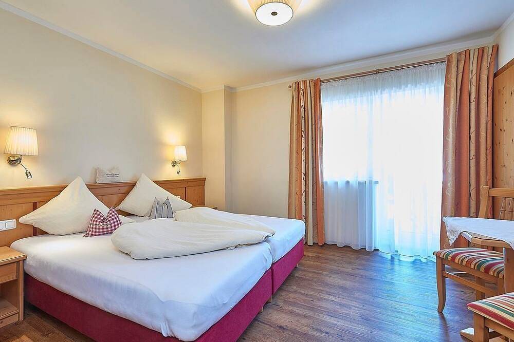 Einzelzimmer mit Dusche, Wc - Hotel Gasthof Schweizerhaus in Stuhlfelden, Pinzgau