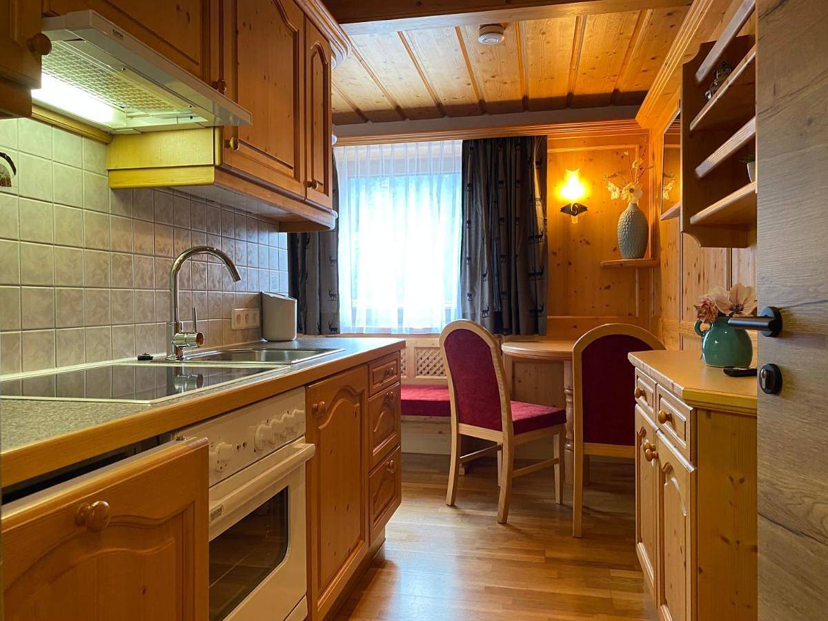 Pension Jagerhof - Sommercard Inkl - 5 Min zum Hochzeiger in Jerzens, Bezirk Imst