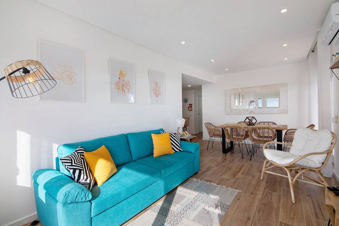 Apartamento inteiro, Apartamento 'Varanda Do Sol' com vista para o mar, Wi-Fi e ar condicionado in Praia de Monte Gordo, Monte Gordo