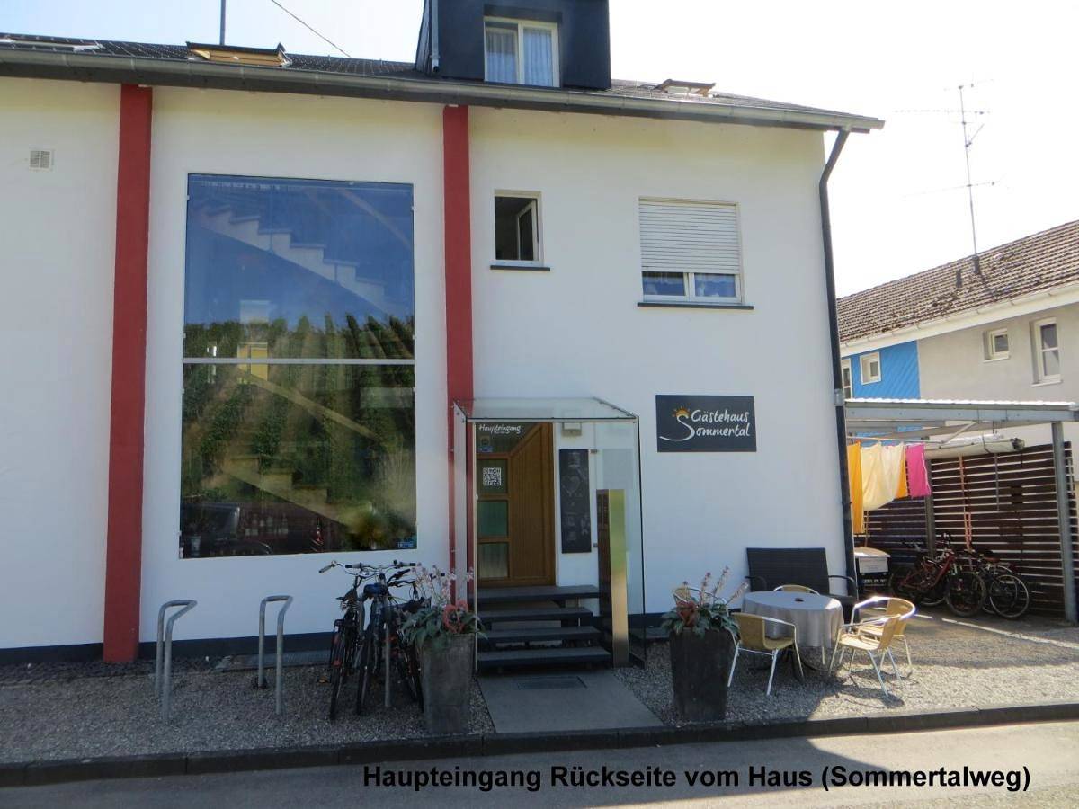 Gästehaus Sommertal, eigener Parkplatz, Pool, 800m zum Bodensee in Meersburg, Region Bodensee-Oberschwaben