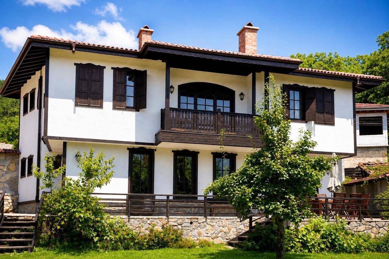 Large Cosy House by a Forest - Treehouse, Bbq, Fireplace & Mountain in Sopot (Bułgaria), Balkan Mountains