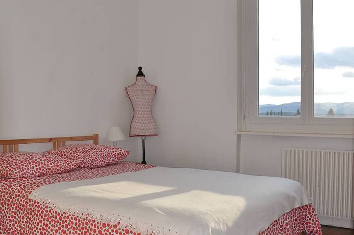 Location de vacances pour 12 personnes, avec terrasse et jardin à Sainte-Foy-lès-Lyon - 2